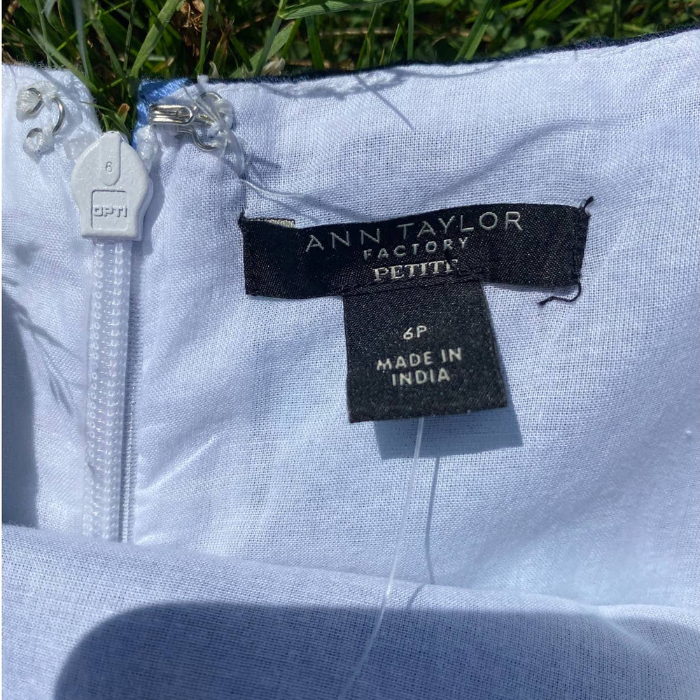 NWT Ann Taylor Factory Geometric Design Cotton/Linen Lined Dress (Size 6P) - Picture 7 of 8